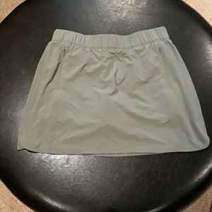 EUC Talbots Olive Green Skort. Lp